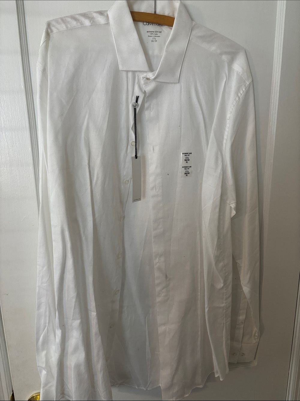 Calvin Klein White Men's Long-Sleeve Dress Shirt - Classic Point Collar